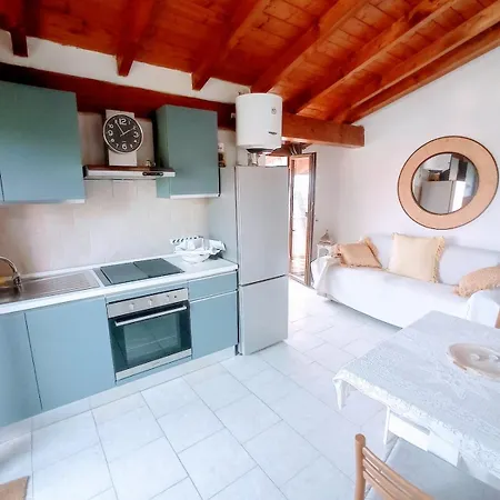 Botique Escape With Views And Garden Lejlighed
